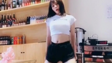 美女跳舞太迷人了吧！