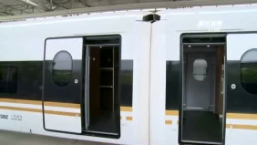 围观加长版"复兴号"！时速350公里 定员1193人