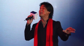 周华健、4万阿里人齐唱《真心英雄》