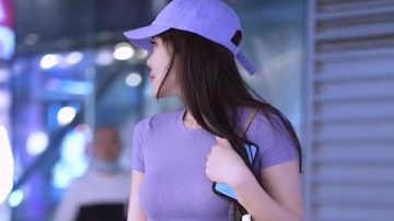 三里屯街拍四位时尚穿搭好身材美女