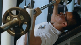 一套完整的胸部训练计划，练就你的完美胸肌!