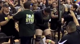 惊！18岁高中生破深蹲世界纪录，看到重量直接跪了