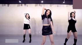 美女舞蹈视频，看着就挺带劲