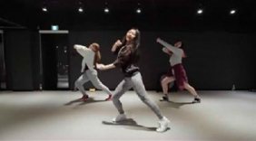 1M工作室又出新舞蹈了，还是美女哦