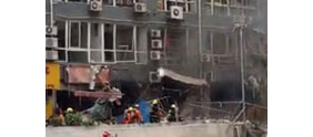 【拍客】厦门居民区爆炸4死21伤 一楼店面煤气罐爆炸