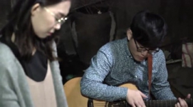 吉他伴奏女声翻唱《残酷月光》有种幽怨的感觉