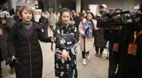 李兰迪北电初试朗诵四句 靠逛庙会缓解压力