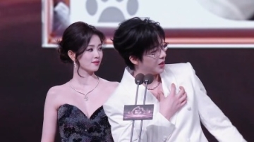 明星萌宠大公开，白鹿慧眼识物一猜一个准