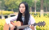 【拍客】吉他萌妹字正腔圆唱英文