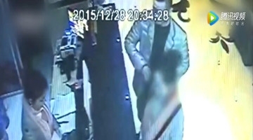 房中有异味 服务员掀开床垫时吓的住进医院