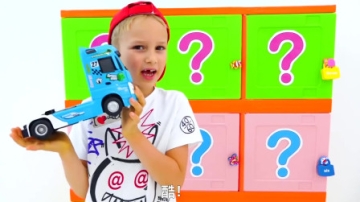 萌娃小可爱从箱子里开出了一辆酷酷的玩具车，运气可真不错呢！—萌娃：它可以变大哟！