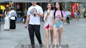 三里屯街拍，这个季节你才能知道姑娘们腰有多细，目测腰围一尺六