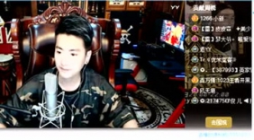 为了冠军，美女晚上雨中舞蹈