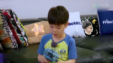 萌娃曝金句集锦，嗯哼：我快热成热狗了，阿拉蕾：我不知道怎么醒