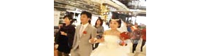 郑州：百名网友为抓劫匪英雄办婚礼