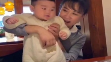 萌娃：时隔八个月，儿子又见到了当初照顾他的月嫂了