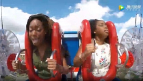 实拍妹子体验高空“弹弓”瞬间崩溃 结束时一脸得意