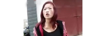 【拍客】女司机倒车引发事故 百般狡辩还动手打人