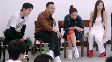 王一博：我家来了不太熟的亲戚，我爸爸让我一直陪着，我得乖乖！