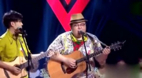 瘦胖组合参赛遭评委质疑，一开嗓献唱 天籁之声 惊艳全场！