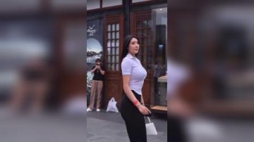 街拍：这样的身材能打多少分？