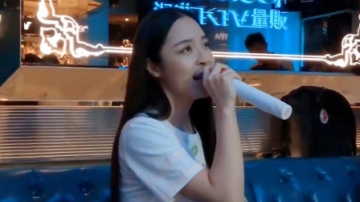 KTV大神的嗓子都被天使吻过，长得那么好看就算了，歌声还这么甜美，真是高手在民间啊