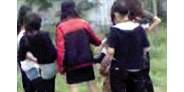 女生遭同学辱骂群殴 被逼扎马步拍裸照
