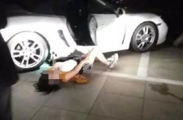 小三开车猛撞正室 致其双胞胎流产子宫被摘