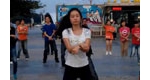 【拍客】实拍珠海街头江南Style
