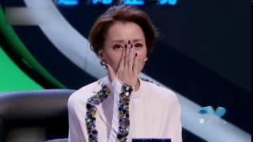 明星谈父母，赵本山直言我们根本就没有父子情，董卿谈起父亲落泪