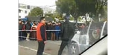 【拍客】两车碰擦 的哥掏刀捅人