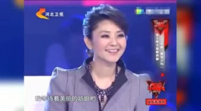 农村媳妇真牛歌声太惊艳，男声女声唱腔自如，引来片片掌声！