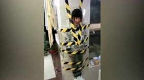 这妹妹是充话费送的？哥哥花样恶搞妹妹成网红