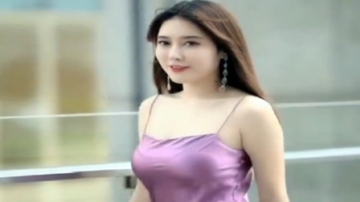 街拍：这油耗有点高，女票这排量让人承受不起