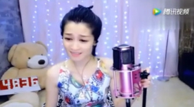 这个美女唱歌真好听！回味悠长 听了还想听！