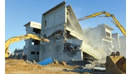 北京宋庄违建被强拆 艺术家街头抗议