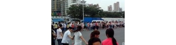 【拍客】深圳老板弃厂跑路 员工封路讨工资