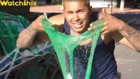 5000磅惨绿色烂泥糊上朋友爱车