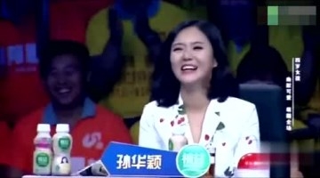 东北萌娃李欣蕊好萌，带上墨镜也感觉不到酷，只有可爱！