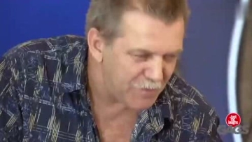 两个熊孩子这么恶搞大人