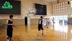 无声篮球场 孩子用眼神交流：我们想拿冠军！