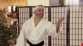 老外街头恶搞 街头武术大师