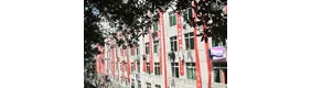 【拍客】高校3.7节挂霸气横幅：你是我心中的东方不败