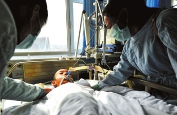 【拍客】让生命延续！8岁男童病故 父母捐其器官救5人