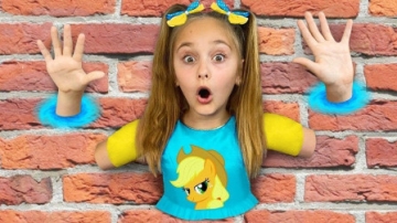 萌宝益智趣味玩具故事：太神奇，萌娃小萝莉怎么可以穿越墙壁？她学会隐身了吗？