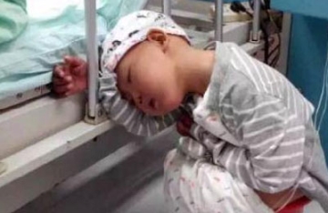 【拍客】4岁宝宝身患重症求妈妈“埋了他”各界爱心倾囊相助