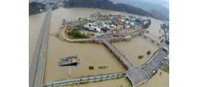 【拍客】浙江丽水遭暴雨袭击 万人紧急撤离