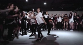 美女个性舞蹈，全场沸腾