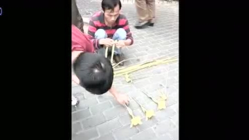 牛人在民间啊，用这东西都能折出花来，真是绝活