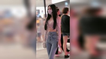 街拍美女 这个身材绝了！